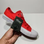 rojo chuck taylor
