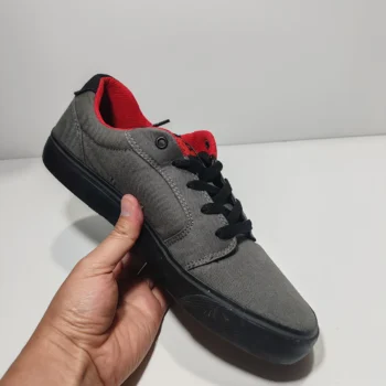 dc advance gris oscuro/rojo